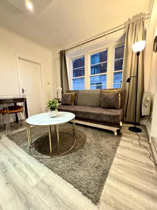 Centrally-Located Gem In Marble Arch, London Bagian luar foto